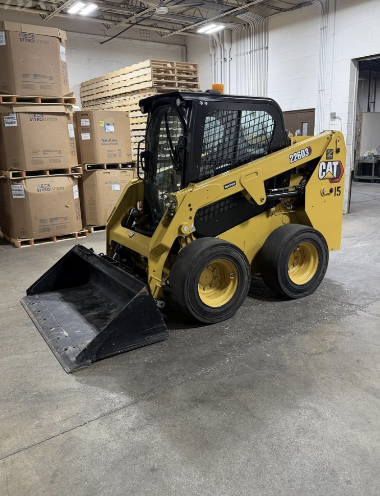2025 CAT 226 WHEEL LOADER